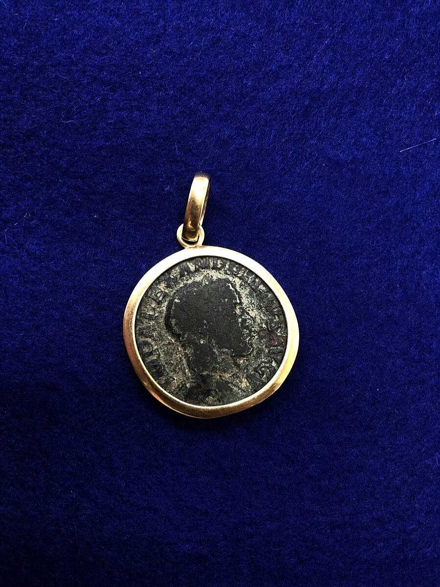 Colgante Oro Y Moneda Romana Bronce Montado En Oro Amarillo De Ley 18Kts | Joyería Finarte New