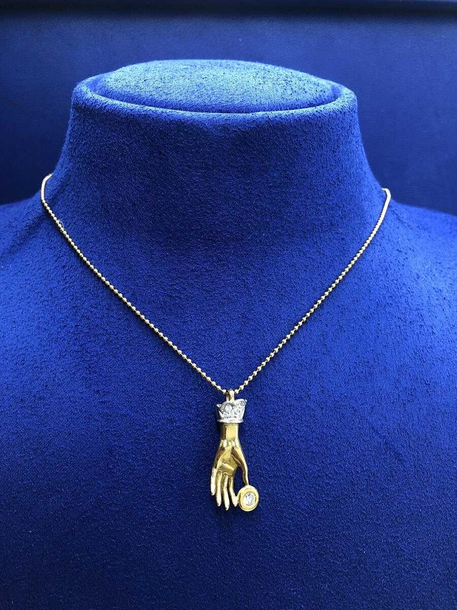 Cadena Con Colgante Mano Y Brillantes Montada En Oro Amarillo De Ley 18Kts | Joyería Finarte Wholesale