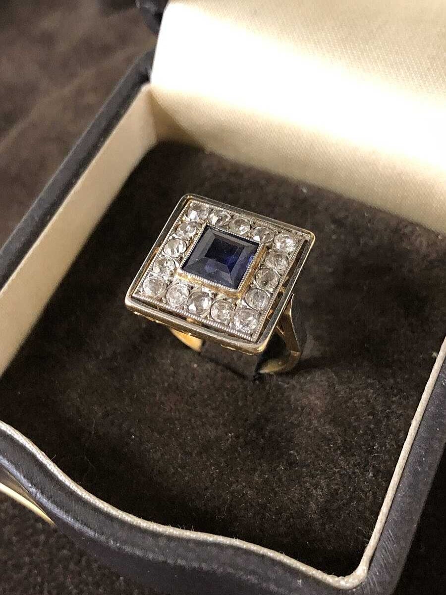 Sortija Bicolor De Epoca Art-Deco Con Piedra Azul Central Y Diamantes Montada En Oro De Ley De 18Kts. | Joyería Finarte Hot