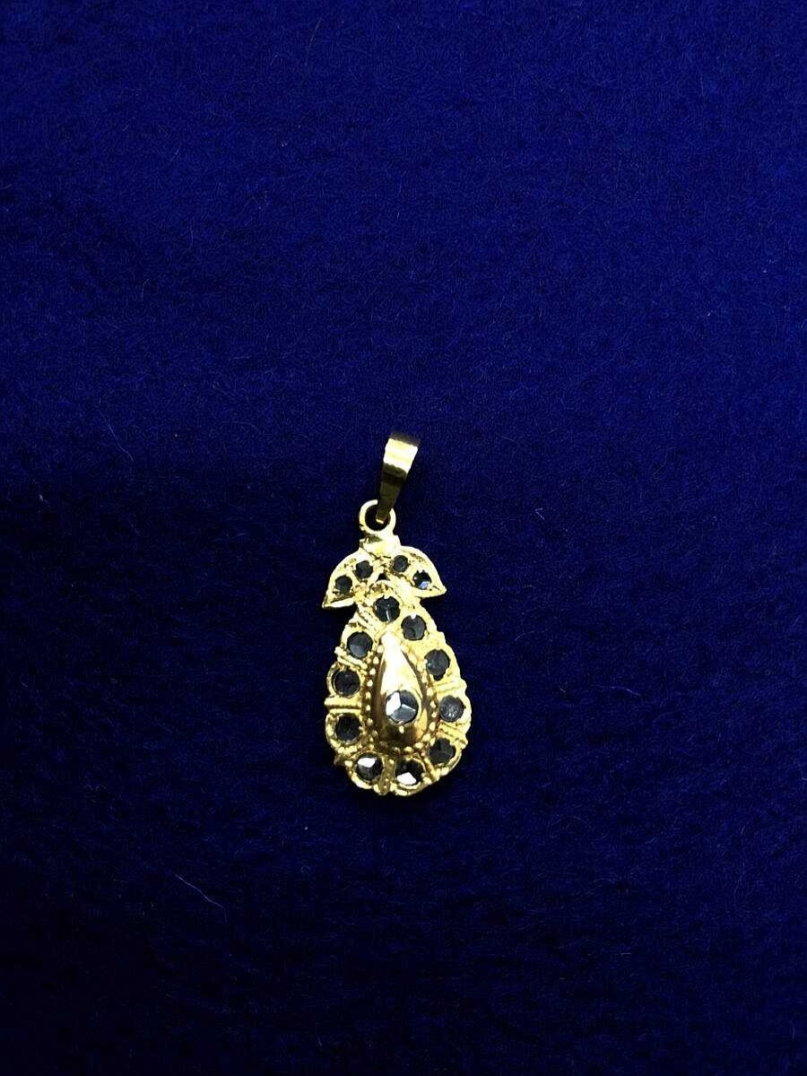 Colgante Isabelina Con Zafiros Blancos Montados En Oro Amarillo De Ley 18 Kts | Joyería Finarte Wholesale