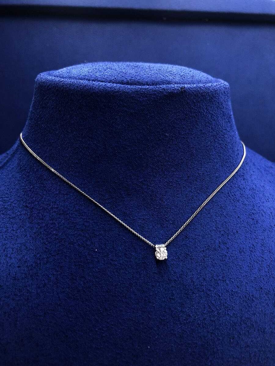 Colgante Solitario Brillante 0,24 Cts Con Cadena Barbada En Oro Blanco De Ley 18 Kts. | Joyería Finarte New